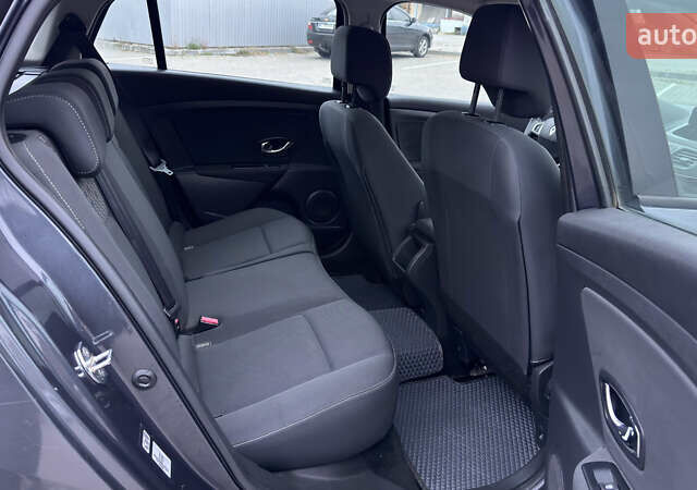 Серый Рено Меган, объемом двигателя 1.46 л и пробегом 183 тыс. км за 8450 $, фото 87 на Automoto.ua