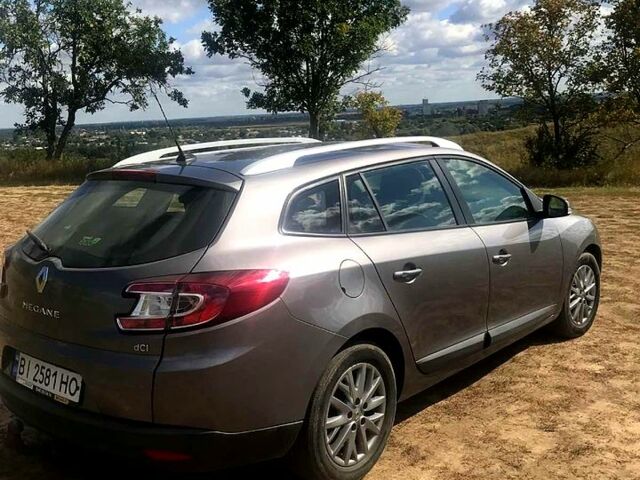 Рено Меган 2012 у Лубнах на Automoto.ua Сірий Рено Меган, об'ємом двигуна 1.5 л та пробігом 289 тис. км за 7800 $, фото 1 на Automoto.ua