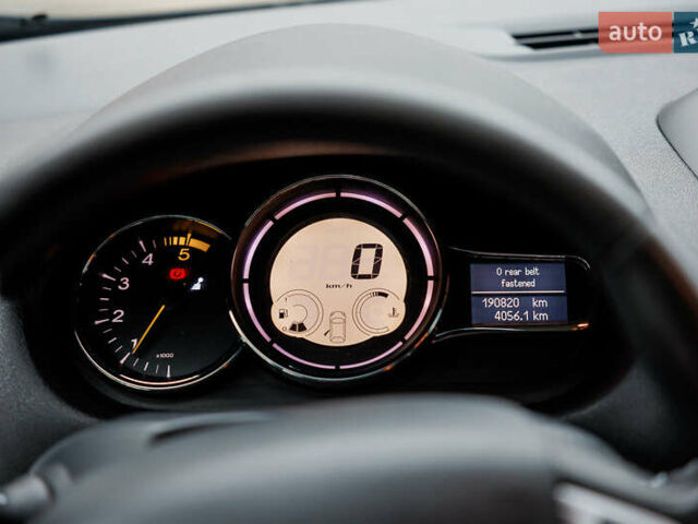 Серый Рено Меган, объемом двигателя 1.46 л и пробегом 189 тыс. км за 7700 $, фото 27 на Automoto.ua