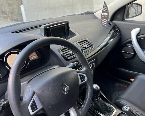 Сірий Рено Меган, об'ємом двигуна 1.6 л та пробігом 266 тис. км за 6300 $, фото 35 на Automoto.ua