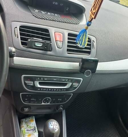 Серый Рено Меган, объемом двигателя 1.46 л и пробегом 203 тыс. км за 7500 $, фото 11 на Automoto.ua