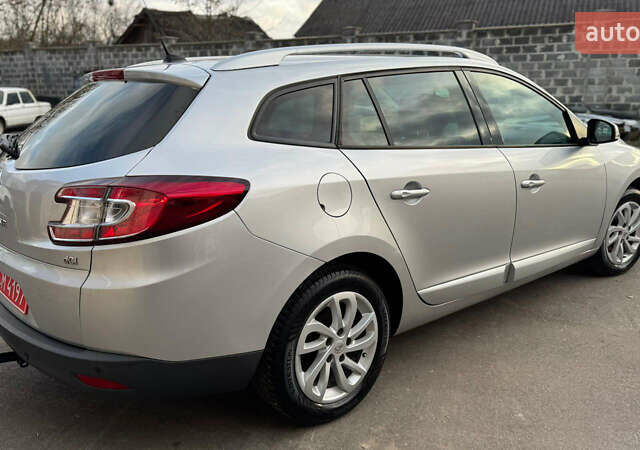 Серый Рено Меган, объемом двигателя 1.5 л и пробегом 215 тыс. км за 7600 $, фото 18 на Automoto.ua