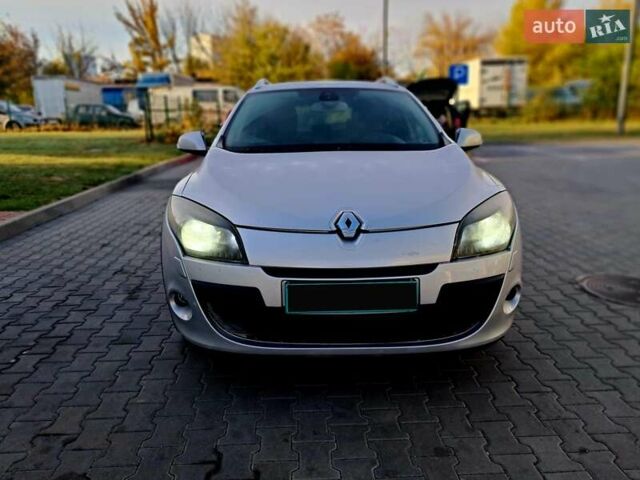 Сірий Рено Меган, об'ємом двигуна 1.9 л та пробігом 266 тис. км за 6800 $, фото 2 на Automoto.ua