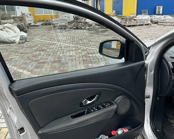Серый Рено Меган, объемом двигателя 1.46 л и пробегом 239 тыс. км за 5300 $, фото 10 на Automoto.ua
