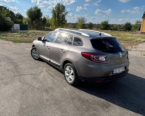 Сірий Рено Меган, об'ємом двигуна 1.46 л та пробігом 257 тис. км за 7500 $, фото 7 на Automoto.ua