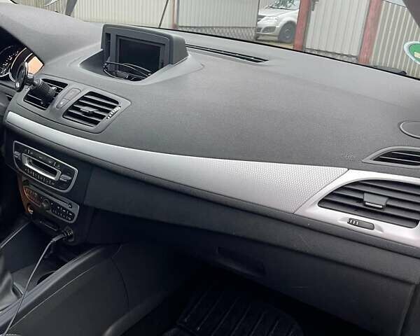 Серый Рено Меган, объемом двигателя 1.9 л и пробегом 200 тыс. км за 7650 $, фото 21 на Automoto.ua