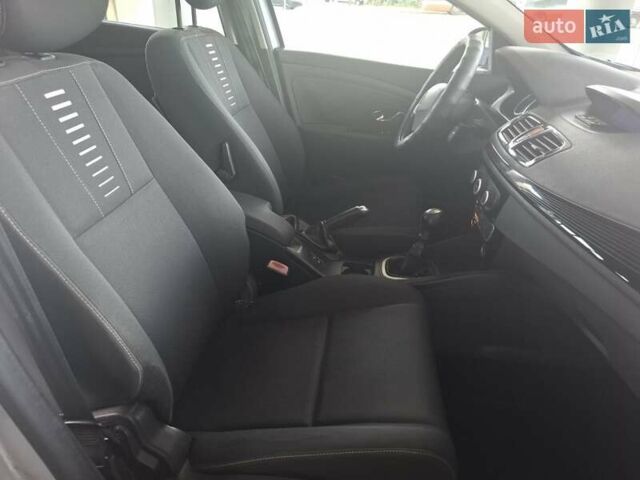 Рено Меган 2012 у Миколаєві на Automoto.ua Сірий Рено Меган, об'ємом двигуна 1.46 л та пробігом 323 тис. км за 7599 $, фото 17 на Automoto.ua