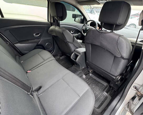 Сірий Рено Меган, об'ємом двигуна 1.46 л та пробігом 203 тис. км за 7999 $, фото 12 на Automoto.ua