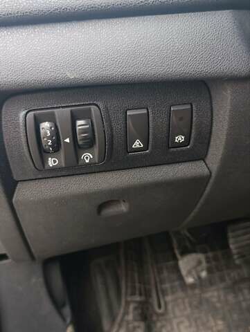 Серый Рено Меган, объемом двигателя 1.46 л и пробегом 245 тыс. км за 8250 $, фото 11 на Automoto.ua