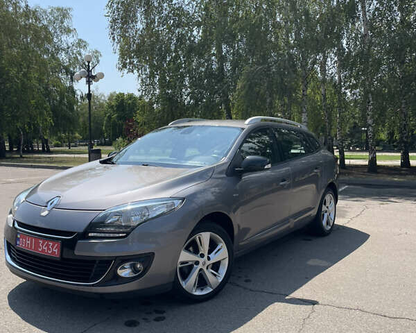 Серый Рено Меган, объемом двигателя 1.5 л и пробегом 259 тыс. км за 9500 $, фото 2 на Automoto.ua