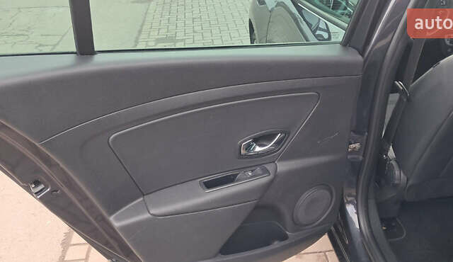 Серый Рено Меган, объемом двигателя 1.5 л и пробегом 225 тыс. км за 8899 $, фото 25 на Automoto.ua