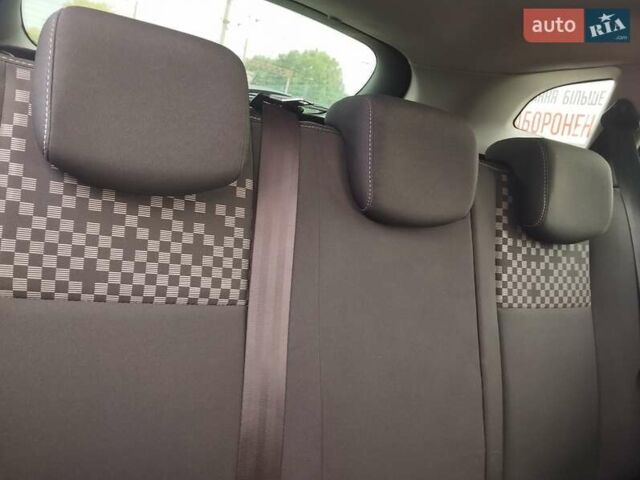 Сірий Рено Меган, об'ємом двигуна 1.46 л та пробігом 317 тис. км за 7200 $, фото 10 на Automoto.ua