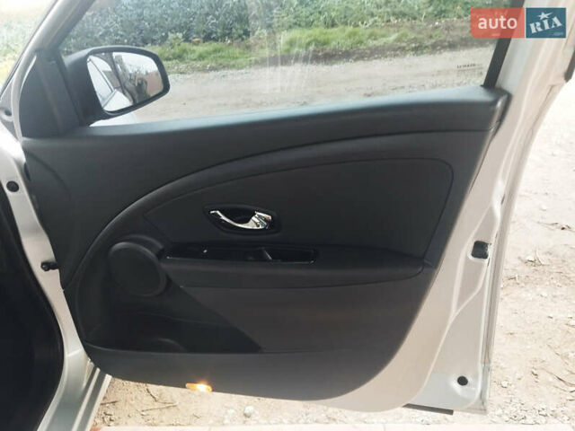 Серый Рено Меган, объемом двигателя 1.5 л и пробегом 228 тыс. км за 6900 $, фото 16 на Automoto.ua