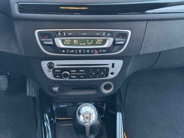 Серый Рено Меган, объемом двигателя 1.5 л и пробегом 253 тыс. км за 8399 $, фото 12 на Automoto.ua