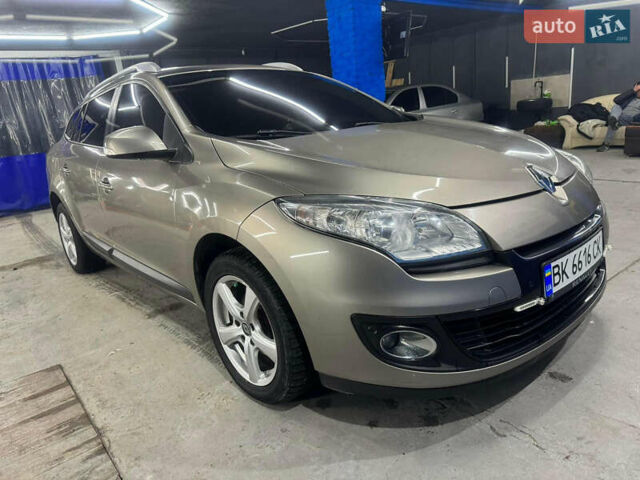 Сірий Рено Меган, об'ємом двигуна 1.46 л та пробігом 360 тис. км за 8200 $, фото 2 на Automoto.ua