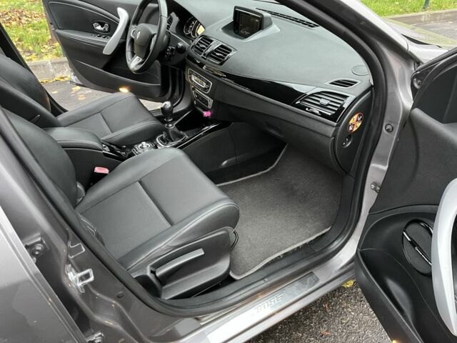 Серый Рено Меган, объемом двигателя 1.5 л и пробегом 275 тыс. км за 8999 $, фото 12 на Automoto.ua