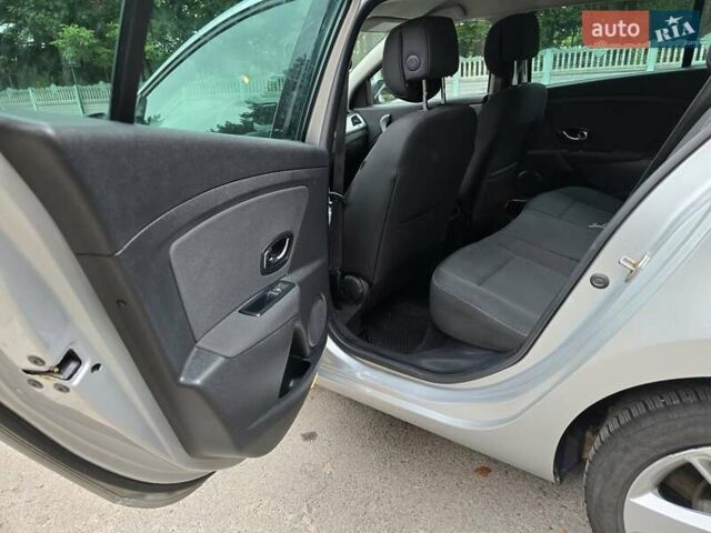 Серый Рено Меган, объемом двигателя 1.46 л и пробегом 195 тыс. км за 8500 $, фото 31 на Automoto.ua