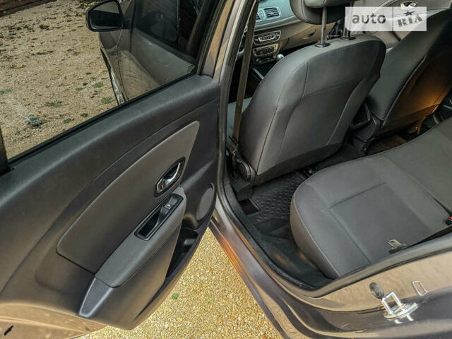 Серый Рено Меган, объемом двигателя 1.5 л и пробегом 190 тыс. км за 8450 $, фото 63 на Automoto.ua