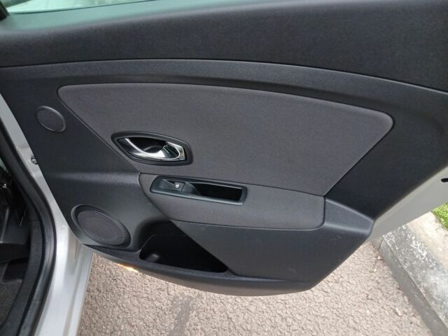 Сірий Рено Меган, об'ємом двигуна 1.5 л та пробігом 280 тис. км за 8250 $, фото 6 на Automoto.ua