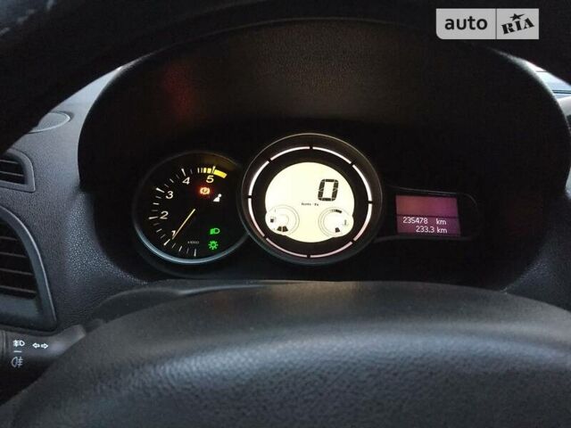 Серый Рено Меган, объемом двигателя 1.5 л и пробегом 275 тыс. км за 6800 $, фото 2 на Automoto.ua