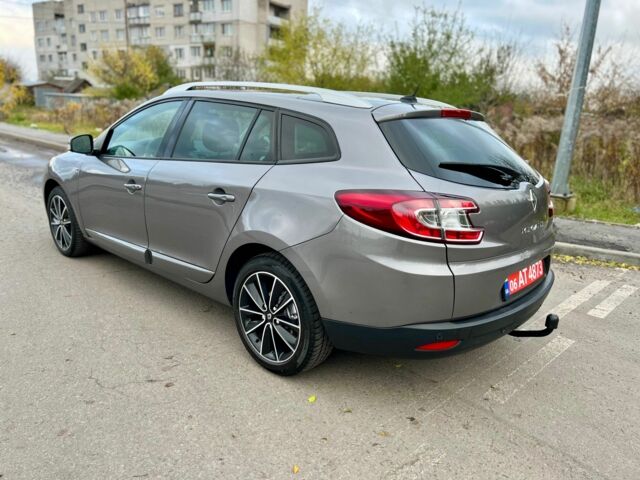 Рено Меган 2012 в Житомире на Automoto.ua Серый Рено Меган, объемом двигателя 1.5 л и пробегом 224 тыс. км за 8300 $, фото 4 на Automoto.ua