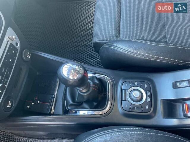 Серый Рено Меган, объемом двигателя 1.46 л и пробегом 217 тыс. км за 8900 $, фото 17 на Automoto.ua