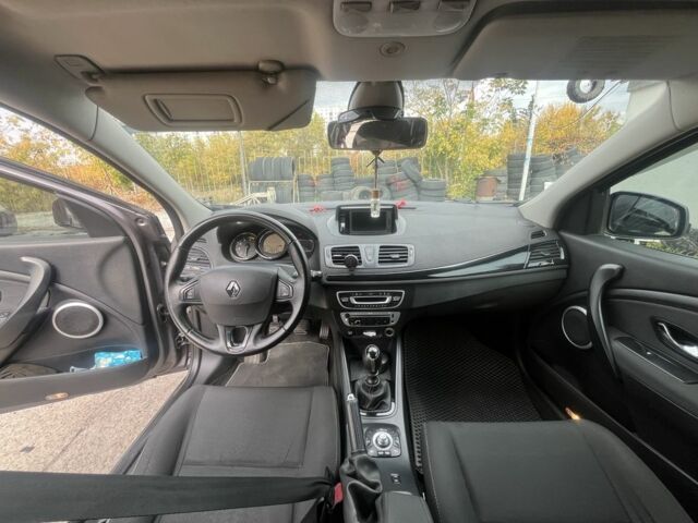 Серый Рено Меган, объемом двигателя 1.5 л и пробегом 316 тыс. км за 6800 $, фото 5 на Automoto.ua