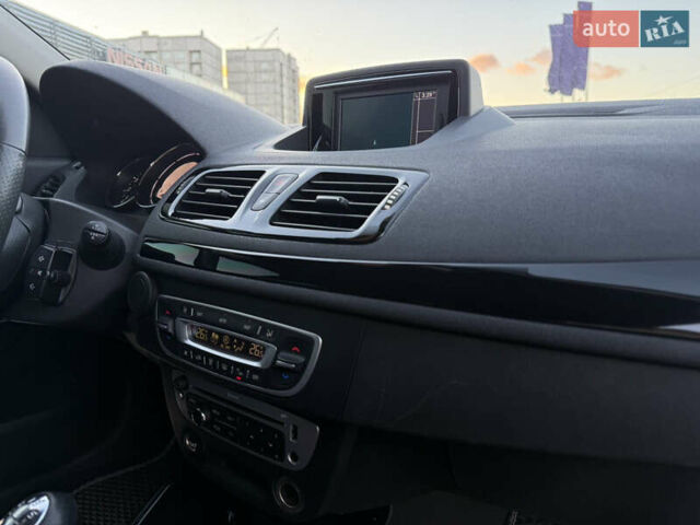 Сірий Рено Меган, об'ємом двигуна 1.46 л та пробігом 275 тис. км за 9350 $, фото 41 на Automoto.ua