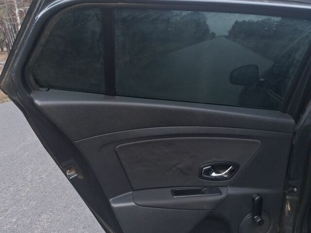 Серый Рено Меган, объемом двигателя 1.5 л и пробегом 262 тыс. км за 6300 $, фото 4 на Automoto.ua