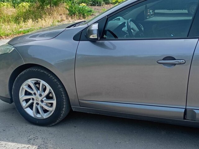 Сірий Рено Меган, об'ємом двигуна 1.5 л та пробігом 240 тис. км за 6500 $, фото 5 на Automoto.ua