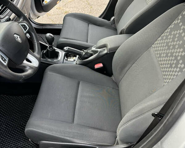 Серый Рено Меган, объемом двигателя 1.46 л и пробегом 298 тыс. км за 7500 $, фото 20 на Automoto.ua