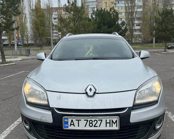 Серый Рено Меган, объемом двигателя 1.46 л и пробегом 360 тыс. км за 7000 $, фото 1 на Automoto.ua