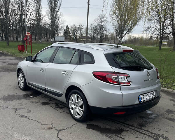 Серый Рено Меган, объемом двигателя 1.46 л и пробегом 268 тыс. км за 7999 $, фото 2 на Automoto.ua