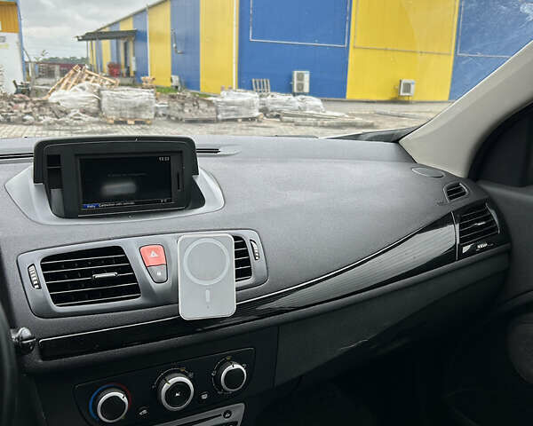 Серый Рено Меган, объемом двигателя 1.46 л и пробегом 239 тыс. км за 5300 $, фото 9 на Automoto.ua