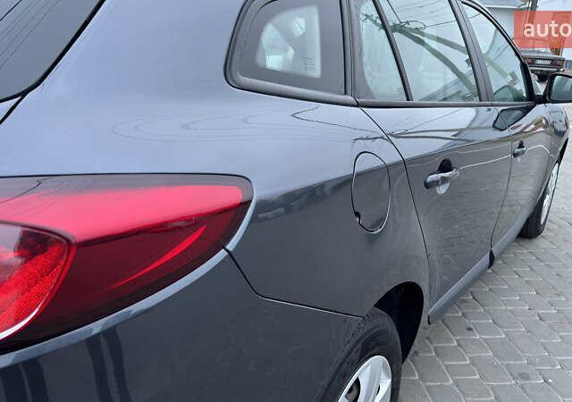 Серый Рено Меган, объемом двигателя 1.46 л и пробегом 183 тыс. км за 8100 $, фото 31 на Automoto.ua