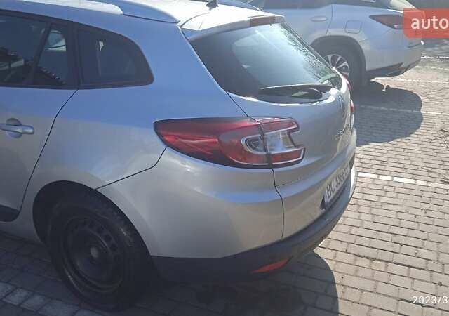 Серый Рено Меган, объемом двигателя 1.5 л и пробегом 210 тыс. км за 7500 $, фото 5 на Automoto.ua