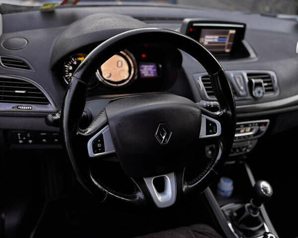 Серый Рено Меган, объемом двигателя 1.46 л и пробегом 248 тыс. км за 7900 $, фото 10 на Automoto.ua