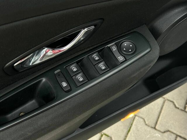 Серый Рено Меган, объемом двигателя 1.5 л и пробегом 289 тыс. км за 7500 $, фото 8 на Automoto.ua