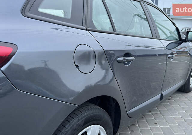 Серый Рено Меган, объемом двигателя 1.46 л и пробегом 183 тыс. км за 8100 $, фото 32 на Automoto.ua