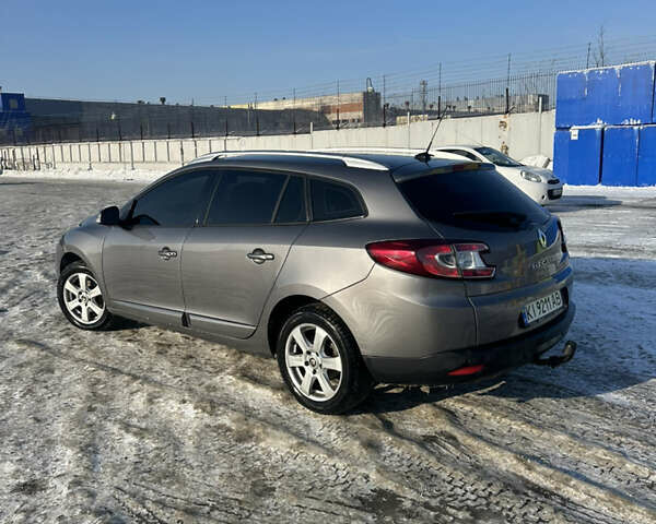 Серый Рено Меган, объемом двигателя 1.46 л и пробегом 275 тыс. км за 7900 $, фото 4 на Automoto.ua