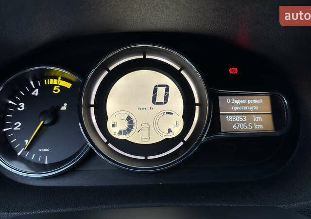 Серый Рено Меган, объемом двигателя 1.46 л и пробегом 183 тыс. км за 8100 $, фото 68 на Automoto.ua