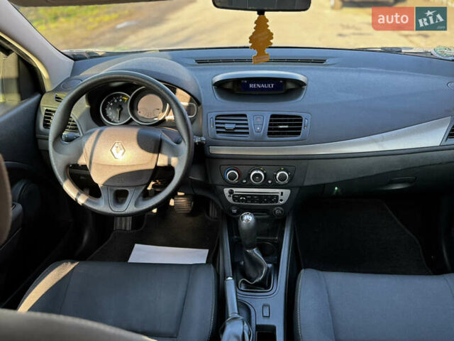Сірий Рено Меган, об'ємом двигуна 1.6 л та пробігом 280 тис. км за 7150 $, фото 30 на Automoto.ua