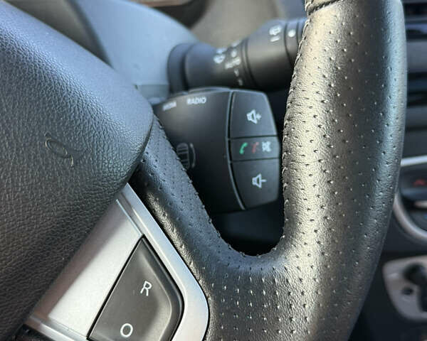 Сірий Рено Меган, об'ємом двигуна 1.5 л та пробігом 235 тис. км за 8900 $, фото 48 на Automoto.ua