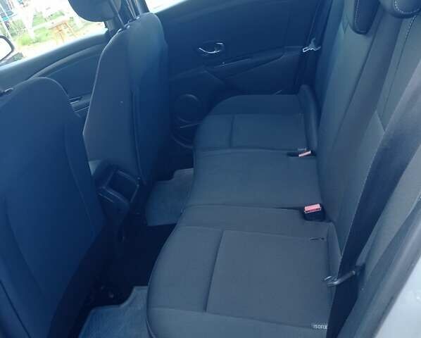 Серый Рено Меган, объемом двигателя 1.5 л и пробегом 232 тыс. км за 7500 $, фото 43 на Automoto.ua