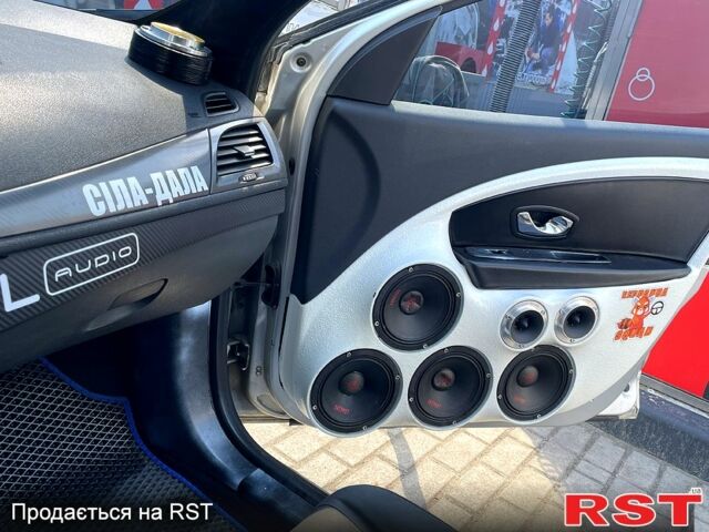 Сірий Рено Меган, об'ємом двигуна 1.5 л та пробігом 358 тис. км за 5999 $, фото 2 на Automoto.ua