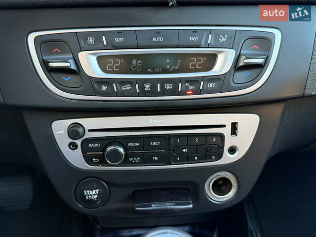 Сірий Рено Меган, об'ємом двигуна 1.5 л та пробігом 235 тис. км за 8900 $, фото 50 на Automoto.ua