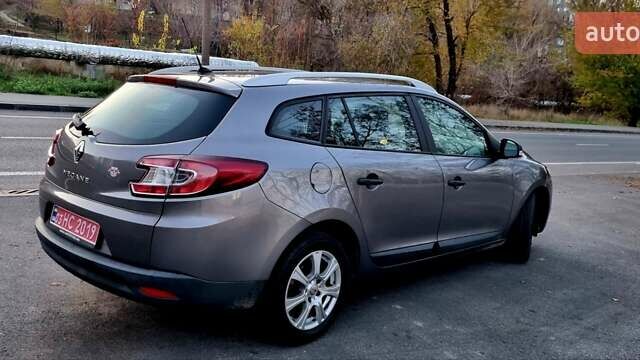 Сірий Рено Меган, об'ємом двигуна 1.6 л та пробігом 179 тис. км за 7767 $, фото 4 на Automoto.ua