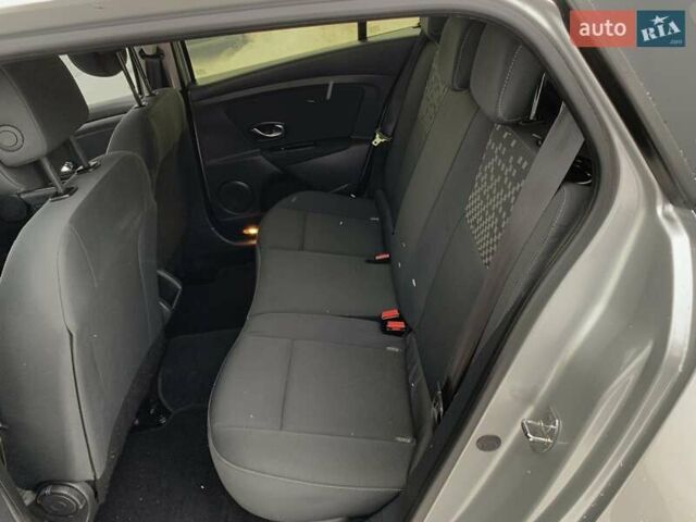 Серый Рено Меган, объемом двигателя 1.46 л и пробегом 263 тыс. км за 7999 $, фото 26 на Automoto.ua