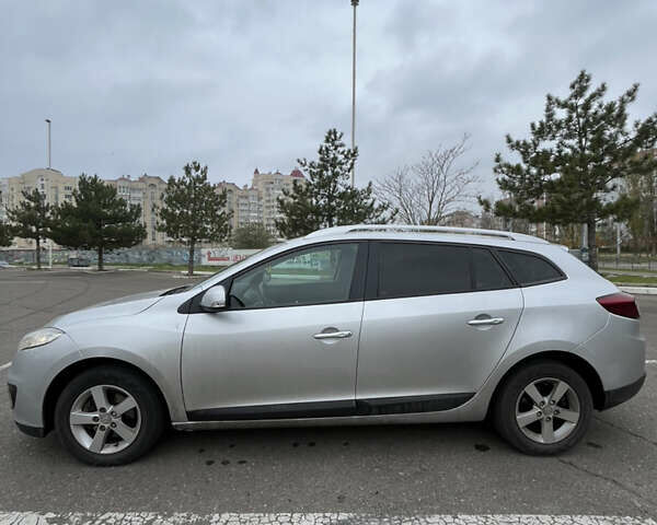 Серый Рено Меган, объемом двигателя 1.46 л и пробегом 360 тыс. км за 7000 $, фото 2 на Automoto.ua