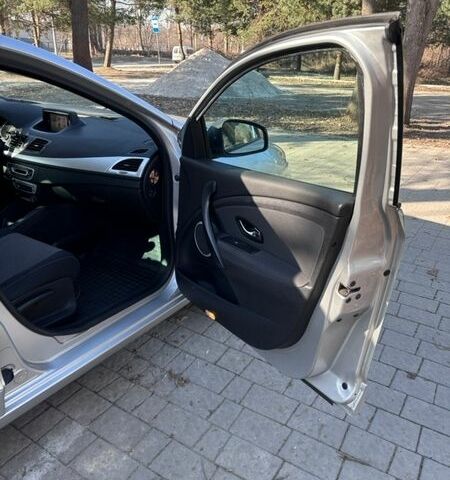 Серый Рено Меган, объемом двигателя 1.5 л и пробегом 235 тыс. км за 7950 $, фото 27 на Automoto.ua